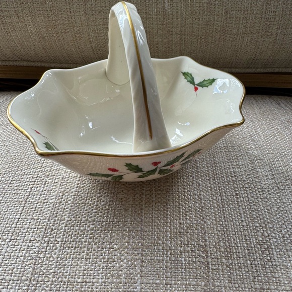 Lenox Cream and Gold Dish with Holly Accents - Picture 3 of 4